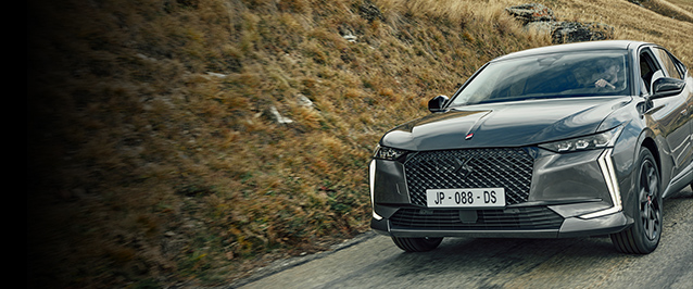 DS4 PERFORMANCE LINE デビューフェア