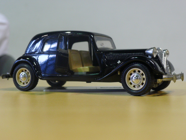 トラクシオンアバン登場！