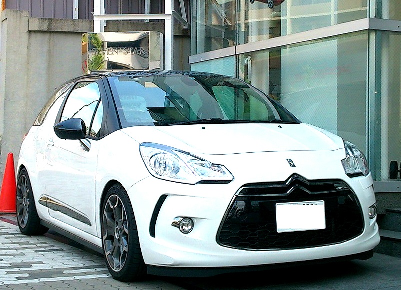 DS3 Ultra Prestige ×　KW