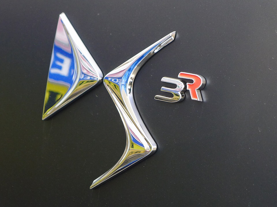 ＤＳ３　レーシング　マットブラック到着