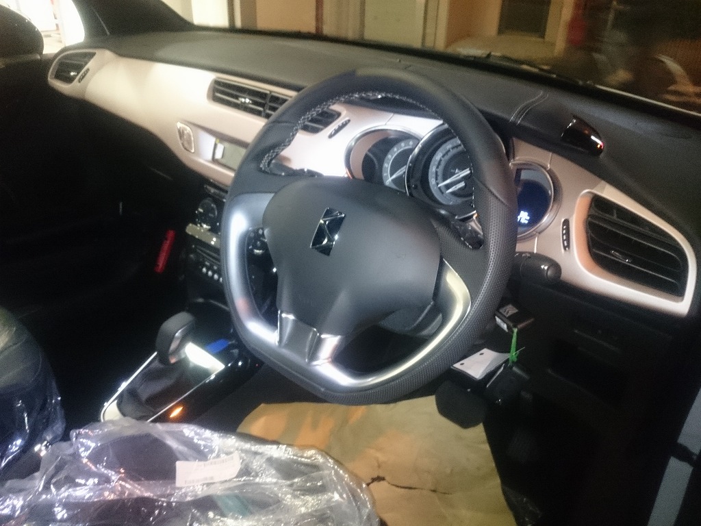 DS ３　GIVENCHY　Le　MakeUp　到着