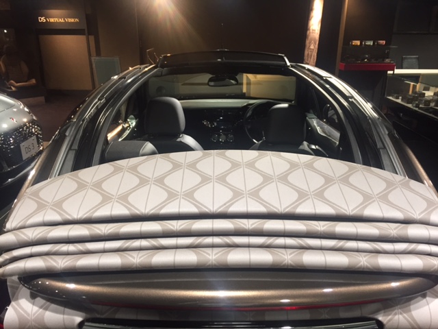 パリ生まれの車