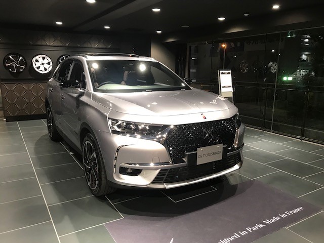 ショールーム入れ替え。