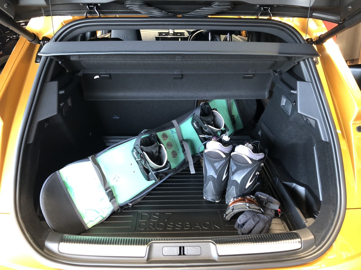 ラゲッジトレイ