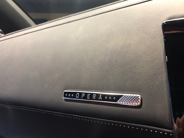 黒ではないんです。