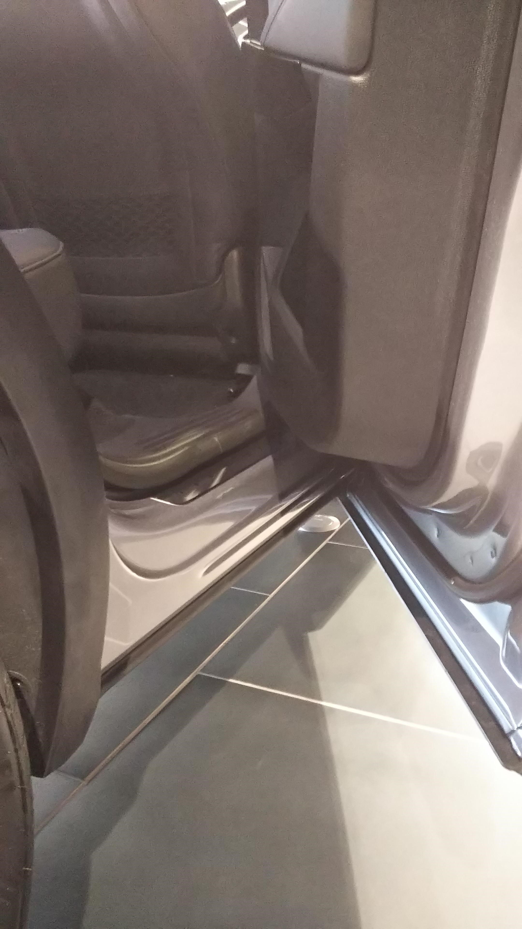 DS 7 CROSSBACK ドアのお話し