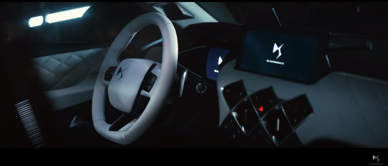 本日、3月31日は『エッフェル塔落成記念日』