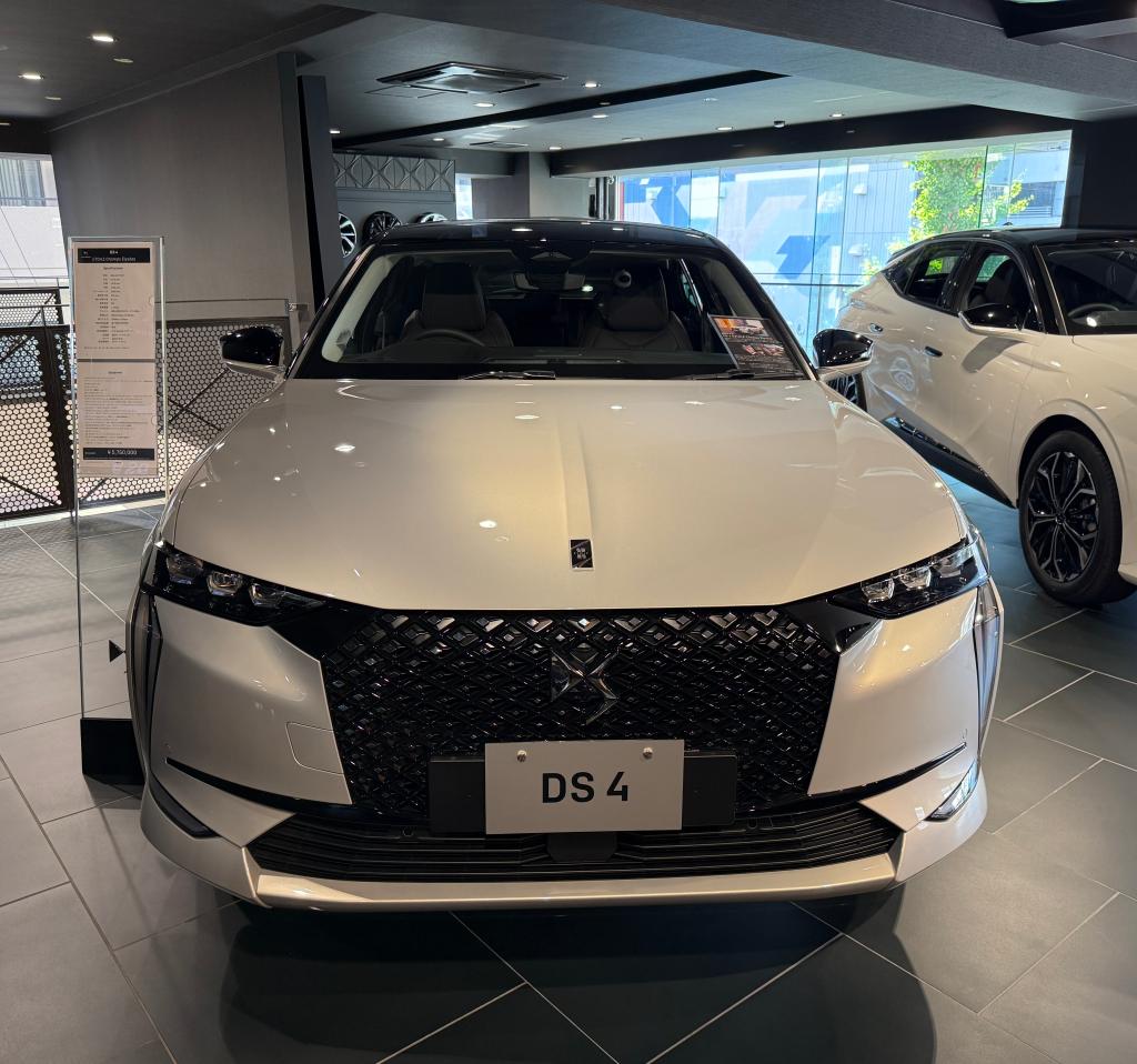 DS4 即納車ご用意ございます。
