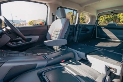 7人乗りBERLINGO LONG  7つの快適。