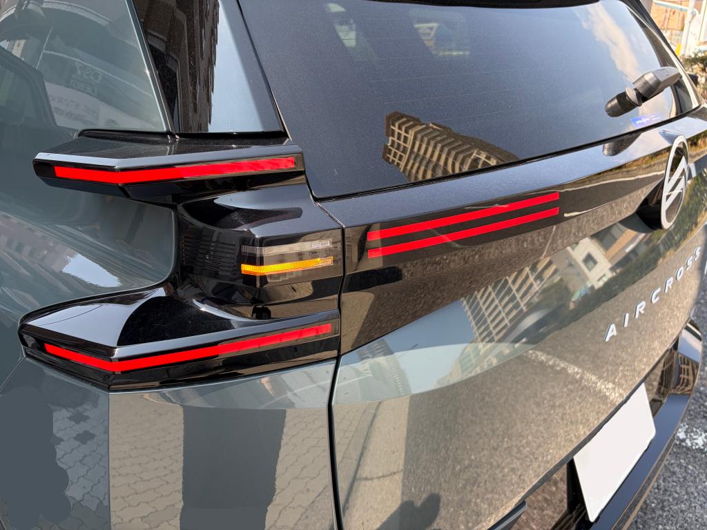 思わず見とれるテールランプデザイン