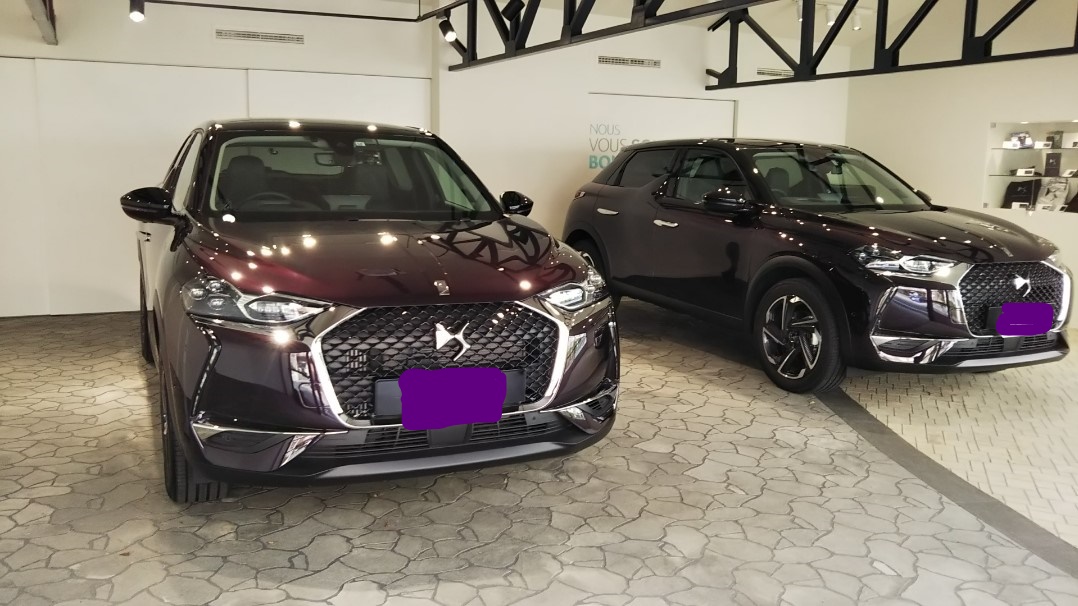 同じボディーカラーのDS 3 CROSSBACKをご納車