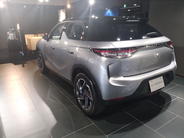 DS  3 CROSSBACK  展示場入れ替えました