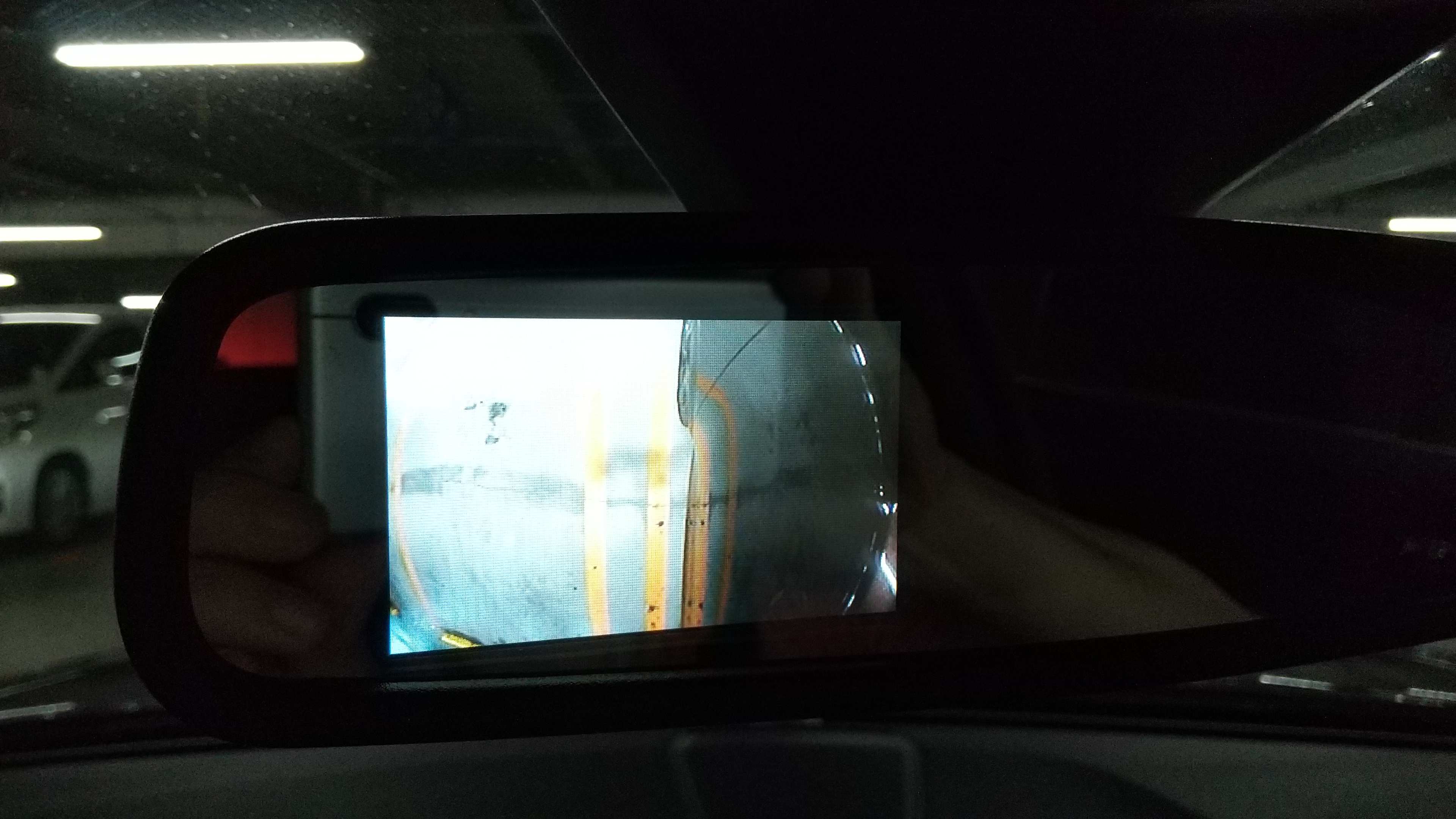 ワイドな車幅でも駐車楽々