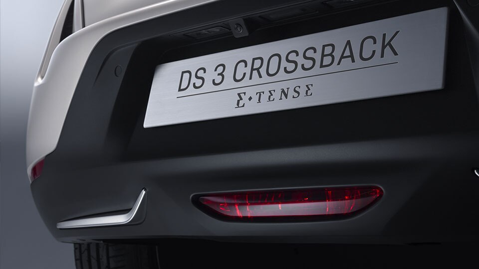 DS 3 CROSSBACK E-TENSE　即納車のおしらせ