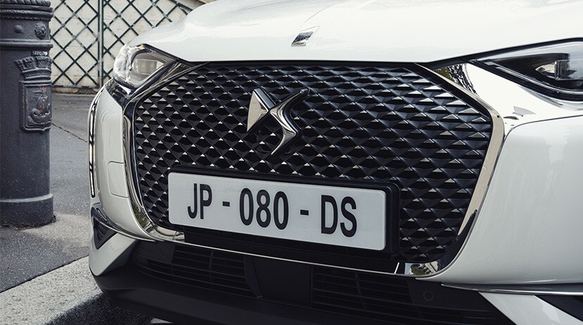 特別仕様車　DS 3 CROSSBACK TOIT DE PARIS　Debut