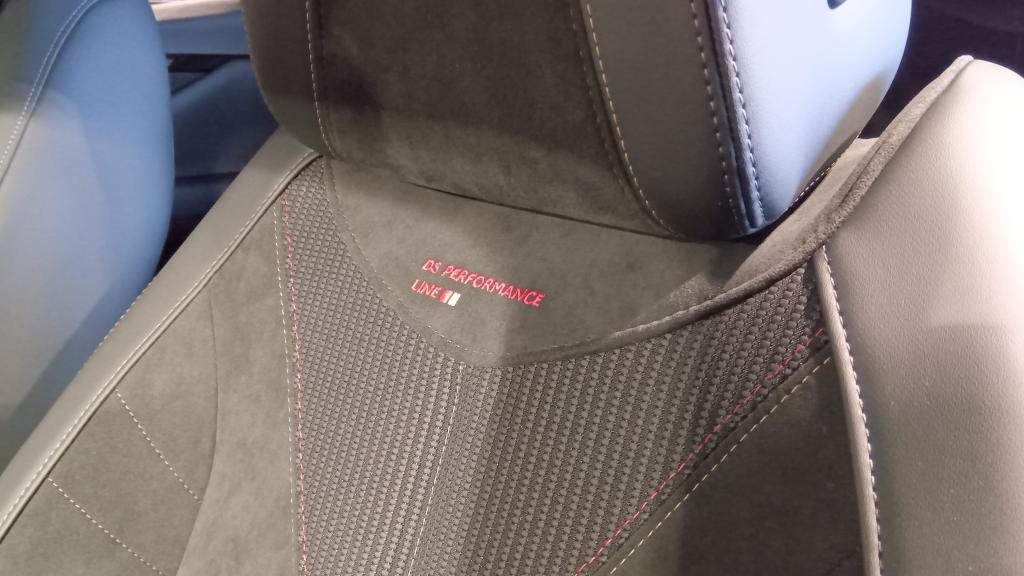 DS 4 PERFORMANCE LINE E-TENSE　ご覧いただけます。